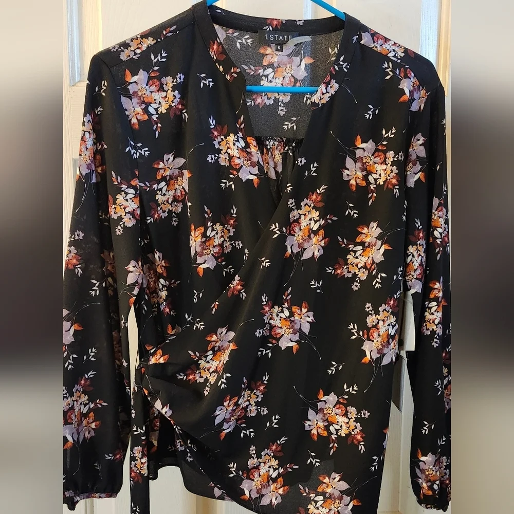 NWT Stunning Tie Front Shirt - Picture 2 of 5